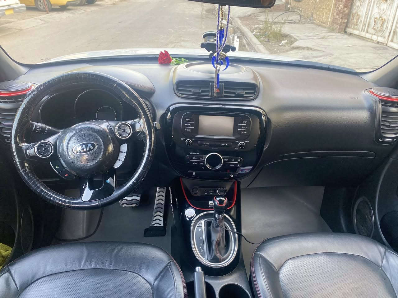 السلام عليكم  كيا صول فئه بلاص موديل ٢٠١٩  خليجي الشركه الدوليه مكفوله كفاله عامه فول مواصفات محرك ٢٠٠٠دوش 
بصمه
تحكم ستيرن
كشنات جلد
ثلاث انضمه قياده 
مانع انزلاق 
مري شفط
اشاير بلمري يعني فول فول فول مواصفات
الرقم سليمانيه وبأسمي ثاني يوم احولك 
مكاني بغداد 
السعر ١٦٠ وبيهه مجال 
رقم الهاتف ***********
