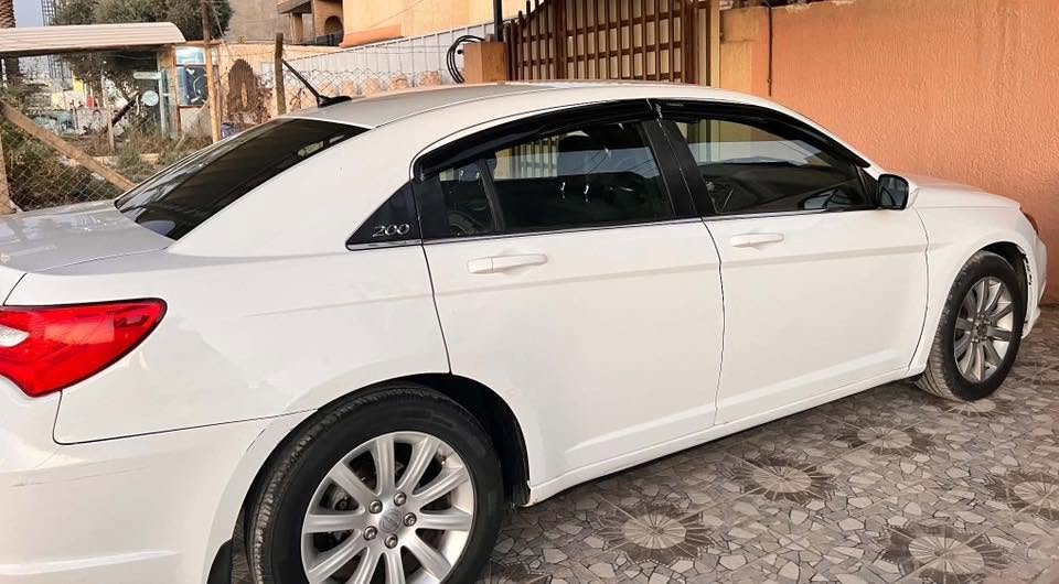 للبيع c200 موديل 2012  رقم بابل محرك 2400  بيه صبغ 3 قطع بدون داخل جاهزه من اي نقص ماشيه 150 ألف مكانها بالحله 
السعر 73
***********
