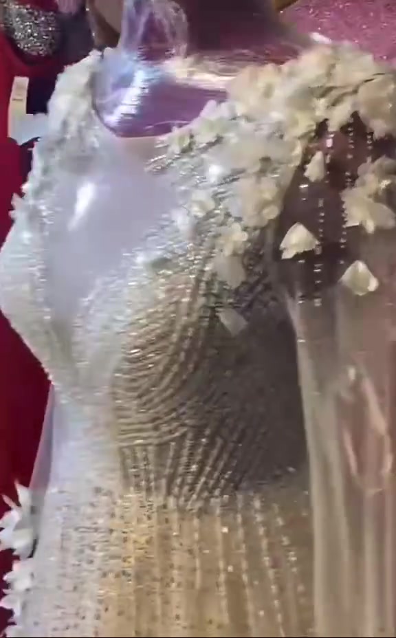 نفس الفستان على لون سمائي ملبوس مره وحده يلبس قياس لحد 42


**إذا كنت صاحب هذا الإعلان وتريد حذفه لأي سبب، رجاءا أرسل رسالة إلى الدعم الفني**