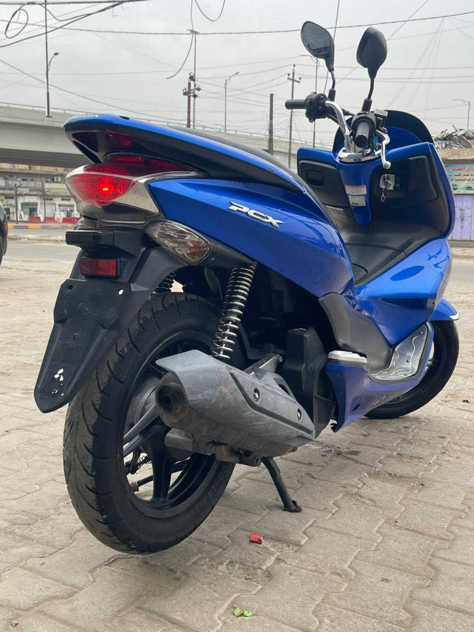 سلام عليكم حبايب الحلال للبيع دراجه bcx جيل اول كفاله عامه تعال افحص واقتنع واخذ دراجه نضيفه كلش ومتعوب عليها والنضافه كدامكم وبلواقع بعد احله وبلعافيه عل ياخذها سعرها مليون ونص مكاني الاعظميه شارع الضباط اتصال ***********
