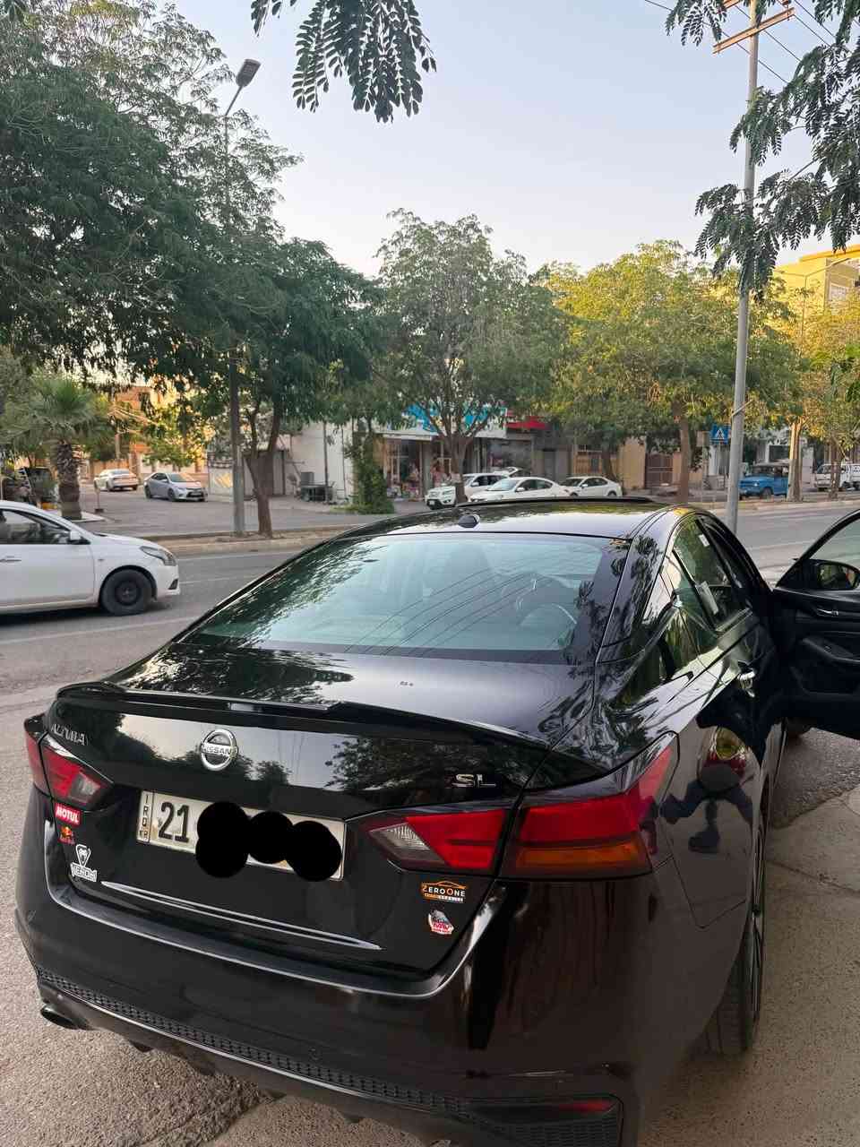 فوول فوول
سلاید 
بەسمە 
شەغال
تەبرید دوو زۆن
ئۆتۆ هۆڵد
لایت ئۆتۆ
برێک بەسمە
٩سەماعەی BOSE
ڕادەر 360
کامێرا 
تەحدید سورعە
شاشە کارپلەی
تەبرید مەرکەزی
تەحەکوماتی کامل سەرسوکان
قەپات قەپاتە
چەمەلغی سەکن کلێری ئەمریکایە
دەرگای دوای سەکن و چەمەڵغ بۆیاغی ئێرەیە
بێ ناوەوە بێ ئێرباگ بەشەرت
گێرو مەکینە نەکراوەتەوە بەشەرت 
بە ناوی خۆمانەوەیە تەحویل کردن و غرامە بەشەرت
کەلار
***********
