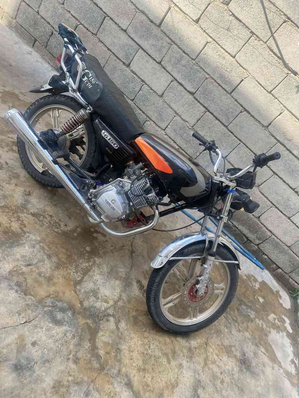 دراجه ٢٢ موديل وراق موجوده  سيفان مكاني بعقوبه سعر ٣٥٠ مكينه خير من الله   ***********
