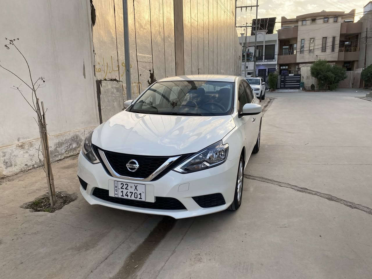 بسم الله الرحمن الرحيم. نيسان سنترا موديل 2025. ماشي 26 قابل للزيادة. سيارة مكفولة من الصبغ   داخل جلد مشمشي. سيارة بس بيها ملاحظة بصيط شوية.اني اول وكيل. مكان سيارة كركوك 
سعر سيارة 124 بيها مجال 
***********
