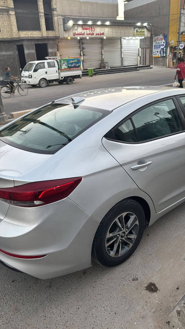 النترا 2017 وارد امريكي 
رقم اربيل 
العنوان بصرة 
بيها تبديل جاملق الامامي وكالة وبيها بارد ورشة صبغ بالجاملغ الخلفي 
ماشية 140000 مايل 
السعر 115$
للاتصال ***********
