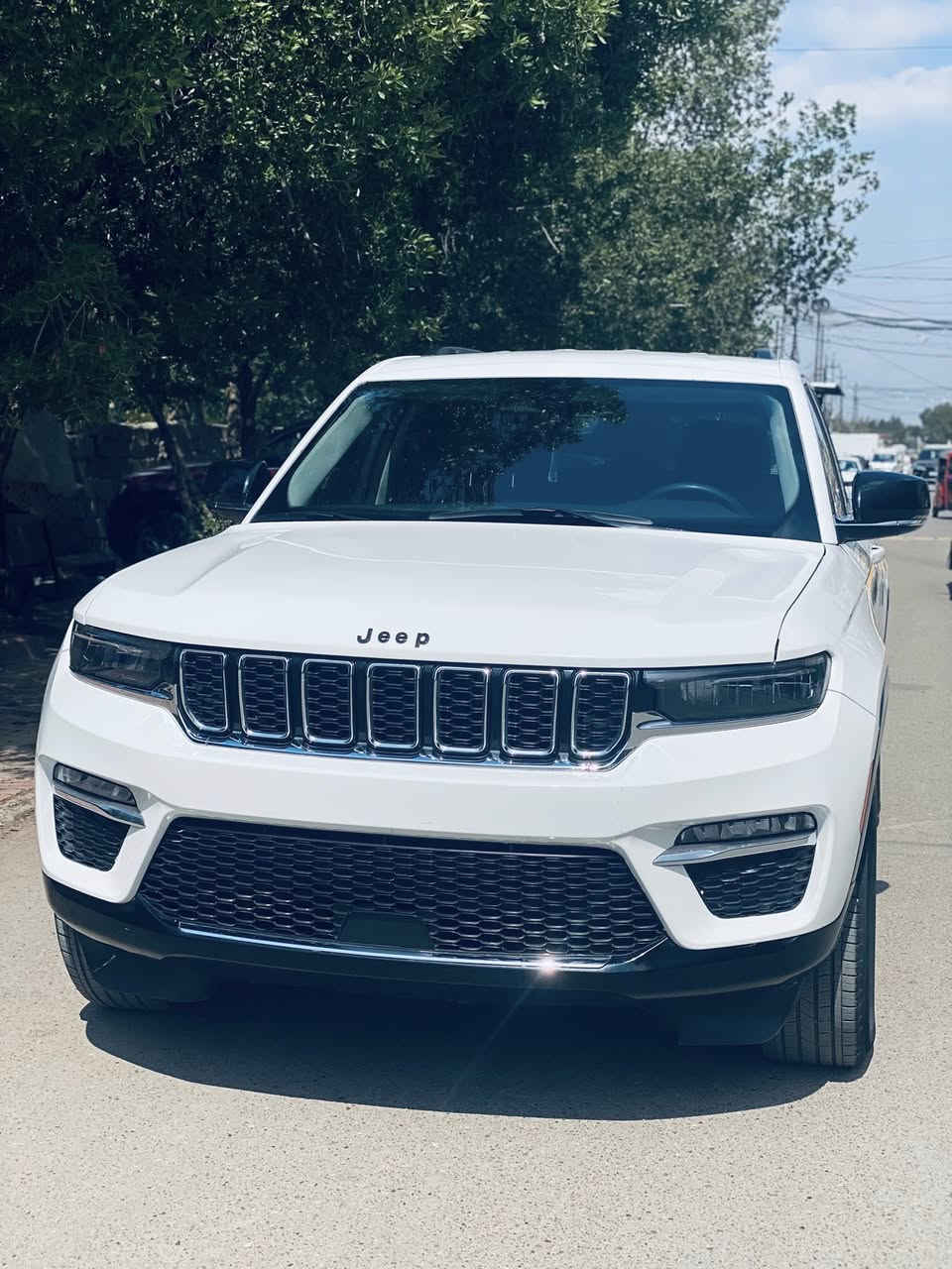 جيب شيروكي وارد امريكي موديل ٢٠٢٣
مواصفات ليميتد بلاس .. صبغ جاملغ وبنيد

المواصفات  ٥ راكب

قيادة ذاتية عن المنعطفات 

رادار امامي مع مانع تصادم 

تحذير الخروج عن المسار 

مستشعر نوم السائق مع نظام التوقف الالي 

تحذير النقطه عمياء 

ويل كب بلاك توب قياس 20  

المصابيح الاماميه زنون 

داخل ذكي 

تشغيل عن بعد 

الصندوق الخلفي كهربائي 

حساسات خلفيه 

مكيف خلفي مع وحدة تحكم منفصلة 

تدفئه كشنات 

مانع تصادم خلفي 

المرآة الوسطية كاميرا 

العنوان بغداد حي اؤر

منفيس بسمي

السعر٢٤٠ وبيها مجال إن شاء الله 

اي استفسار الاتصال على الرقم 

***********
