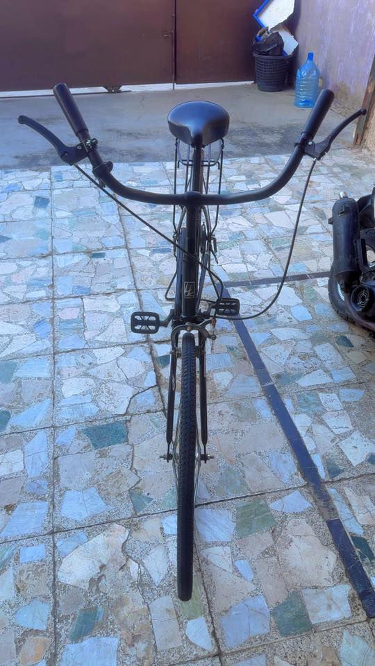 سلام عليكم بايسكل البيع حجم 26لون اسود سعره 100وبي مجال مكاني حي جهاد رفاق الاستفسار ***********
