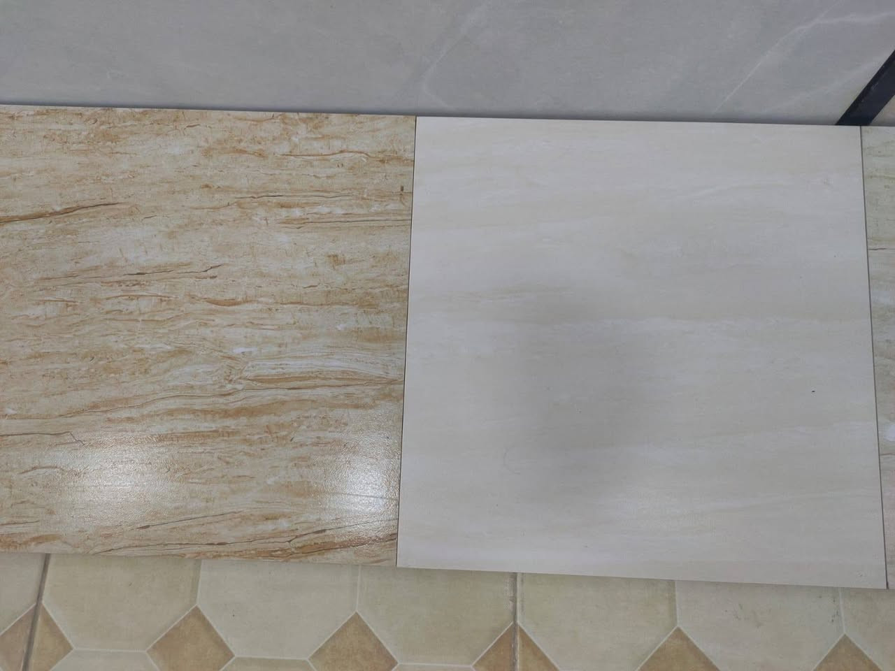 ارضيه 40*40متياز ايطالي درجه اولئ ضمان 
الرمادي خمسه كيلو مدخل الحريه للستفسار ***********
