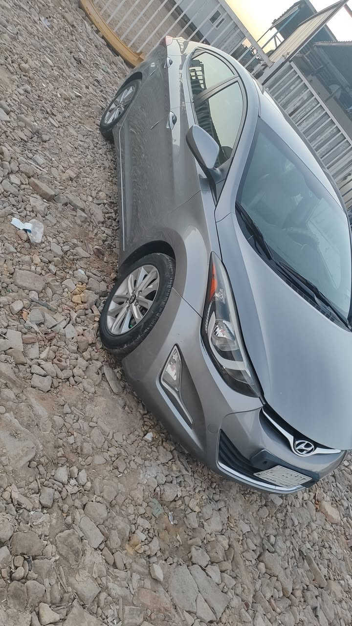 السلام عليكم انترا 15 امريكي فقط بنيد بدون داخل السياره على وضع الشركه ماشيه 93 حقيقي فول عده الفتحه كير ومكينه بلاد مامفتوحه  بسمي مكاني ديوانيه السعر 116 وبيها مجال للشراي سنويه ماصاقطه للاستفسار *********** او***********
