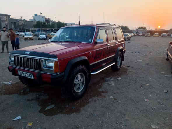 السلام عليكم جيب شيروكي موديل 1992سياره وضع الشركه كير محرك ابلادي جدد بل باكيت السياره ماشيه 155الف تخم تاير جديد دلوب كير اوتو اربع جام كهرباء منضومه غاز السياره تشتغل غاز بانزين رقم بغداد دولي السياره سحبه كلش قوي وناعمه مكان بغداد حي العامل السعر 58وبيه مجال حك الجيه والشراي يتصل ***********
