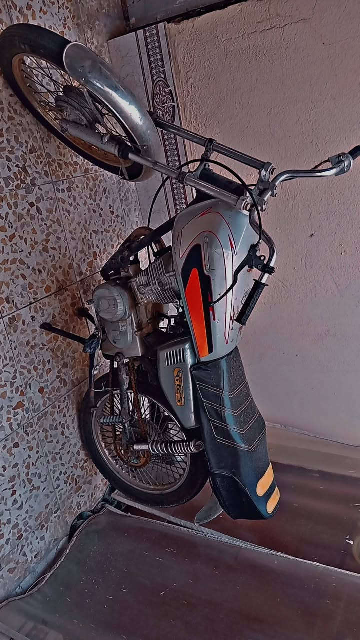 سلام عليكم دراجه للبيع بسعر مناسب***********
