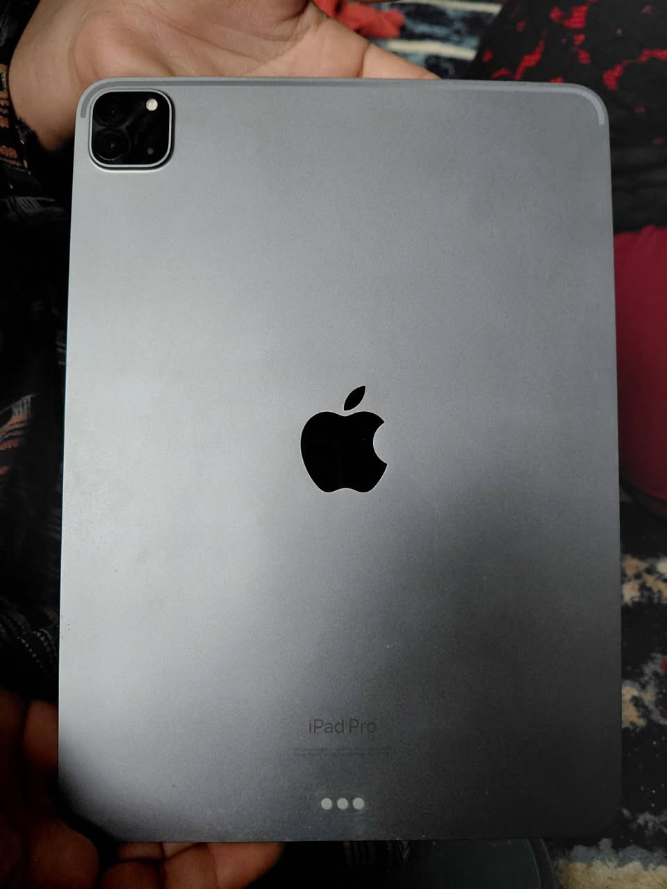 السلام عليكم من رخصت الادمن عندي ايباد ١١ نضيف للبيع ذاكره ١٢٨ رايده ٧٠٠ /// ***********
