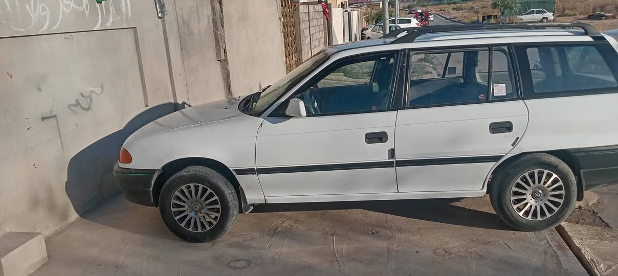 للبيع استرا موديل 92بأسمي مكينه كير شرط بدون صبغ دواير وجاملغ اليمين  بي صبغ طخم تاير***********
***********
