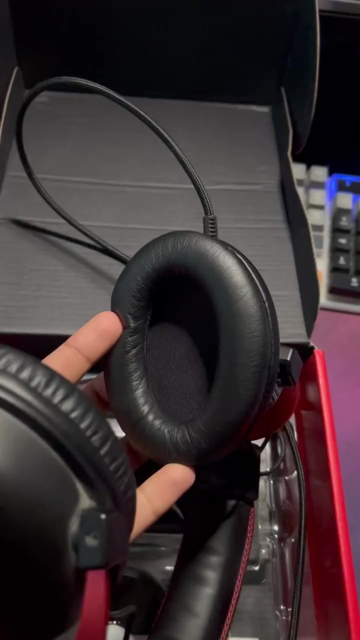 سلام عليكم
هايبر اكس كلاود 2
نظيفه غراض كامله
سعر ٥٠


**إذا كنت صاحب هذا الإعلان وتريد حذفه لأي سبب، رجاءا أرسل رسالة إلى الدعم الفني**