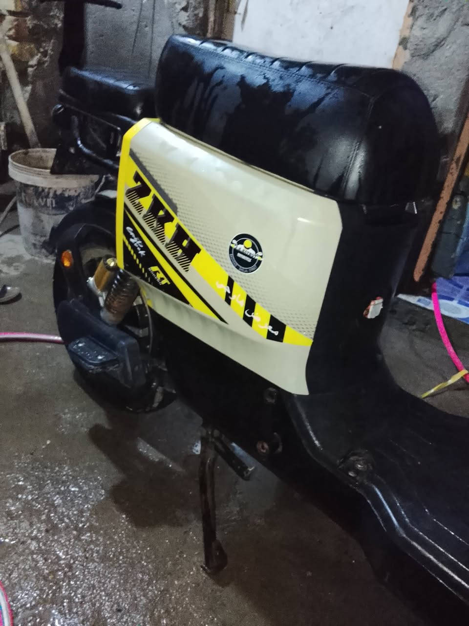 سلام عليكم دراجه r11 بطاريات ما بيها شي بس  سويت بيها حادث وطفت بعد ما اشتغلت ما بيه اصلحها ابيعها عله حالتها رايدها ب٢٥٠ وبيها مجال مكاني البصره ***********
