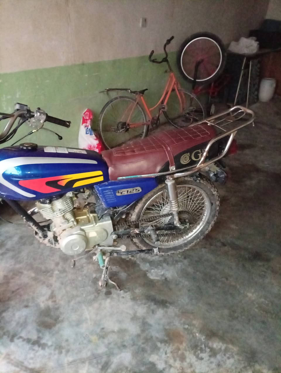 للبيع 350وبي مجال 
***********
