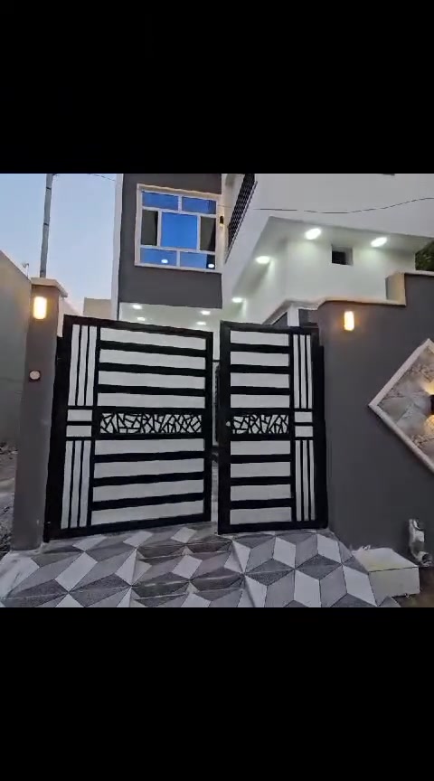 للبيع.. للبيع
بيت ١٠٠َم واجهة ٥م حديث
في حي الصديق الثانية
يتكون من طابقين
ط١/كراج ومطبخ واستقبال وهول  وصحيات وغرفة نوم
ط٢/غرفتين نوم وصحيات وهول وبلكونة وبيتونة
للاستفسار على الارقام
*********** واتساب
*********** واتساب
