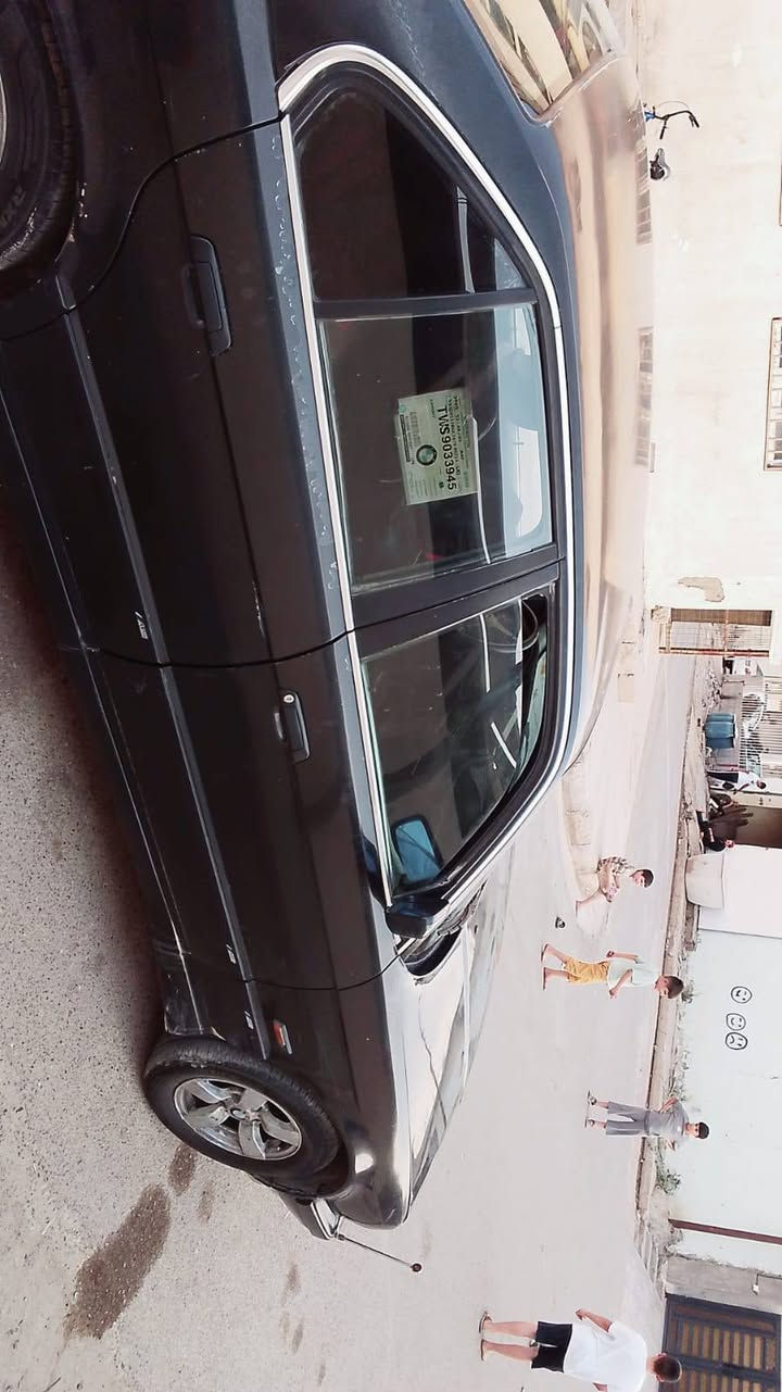سلام عليكم بي ام 535مفتووح صدر جديد كير ومحرك انضاف سياره بس جارده قطرت معجون مابيه استثناء البنيد داخله حلوو سياره ميرادله شي سعر 39وبيه مجال العنوان الفلوجة *********** الفلوجة, الأنبار
