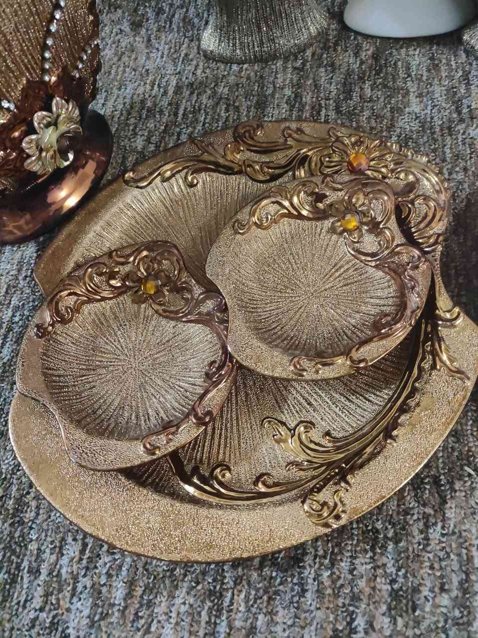 السلام عليكم  شلعت تحفيات انتيكه جديد غير مستخدم 18قطعه 80الف وتوصيل مجاني اي ستفسار  خاص


**إذا كنت صاحب هذا الإعلان وتريد حذفه لأي سبب، رجاءا أرسل رسالة إلى الدعم الفني**