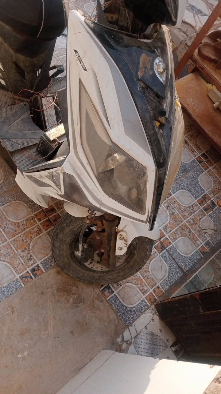 اسلام عليكم دراجه للبيع 2021 ماتشتغل كايمه ١٠٠ كهربايات شغاله مكاني كرنه الشرش 
***********
