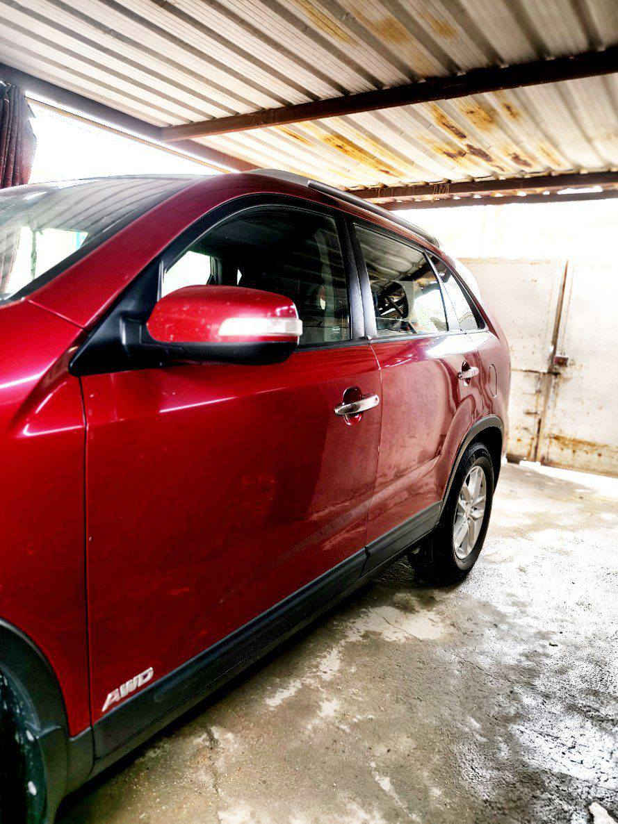 كيا سورنتو/// امريكي 
(حادثها الباب الي عكس السايق فقط) ملاحضةة/السياره مبدله كازكيت 
موديل 2015 محرك 6 سلندر 7راكب تحكم ستيرن تدفئه تبريد يدات نيكل جرص سرعه 120 نضام ايكو رقم بابل انكليزي الجديد هزه وسنويه جدد تخم تاير جواها حداديه جديده قبل يومين مسويلها ادامه كامله للمحرك بخاخات وبلكات الخ.... ادامه كاملةةةة سياره حلوه ونضيفه ومابيها قطره صبغ سعرهاا /160وبيها مجالل لطيبين مكانها بابل ***********
