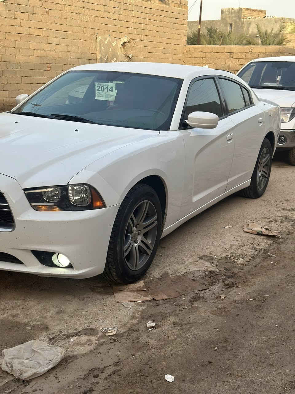 سلام عليكم اللبيـع فقط 
جارجر 2013 اصـل رقم بصره تحويل مباشر مشروع وطني 
السياره جاهزه اللخير حداديه جديده تخم تاير ويل خليجي كير مكينه تراي زيرو 200 مكينه 3600 
كير گصبه جديد غرفه جلد مشمشي جديد شاشه جبيره وكامره دواره هواي بيها مواصفات السياره جاهزه بوجهك الشارع ربع ماذب عليها 
//علماً السياره بيه كص بلجنطه// السعـر 115 
عليها غرامه تنزل من سعرها وأنا خادم 
مكاني البصره 
الهاتف ***********
