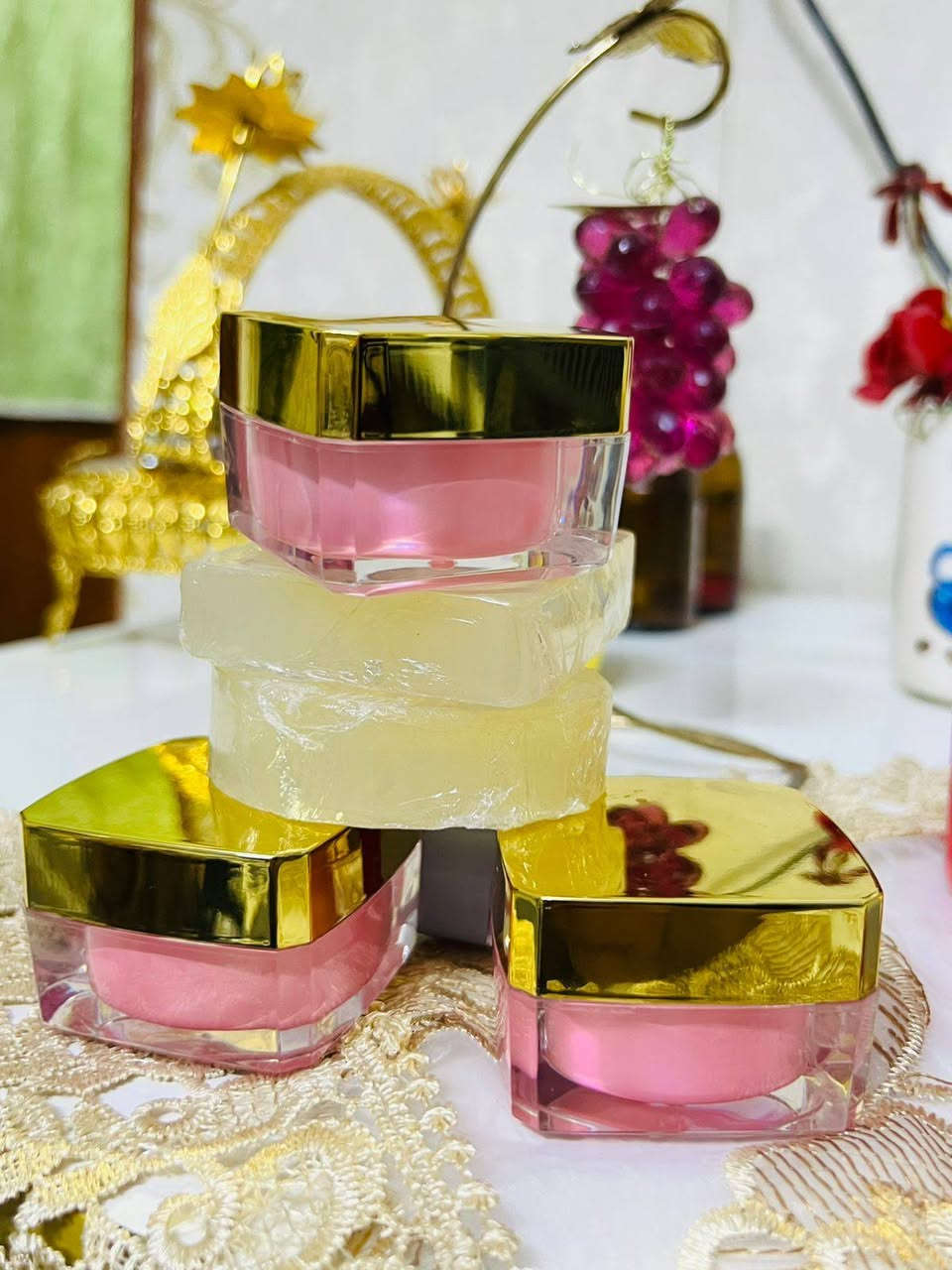 يتوفر خلطه تبيض وتصفيه تسوي الوجه كزازه ذا مو كزازه فلوسك مرجوعه سعره  10 المكان بغداد الحريه الثانيه ويوجد لدينا خدمه توصيل الجميع المحافظات متواجده وتساب ***********
