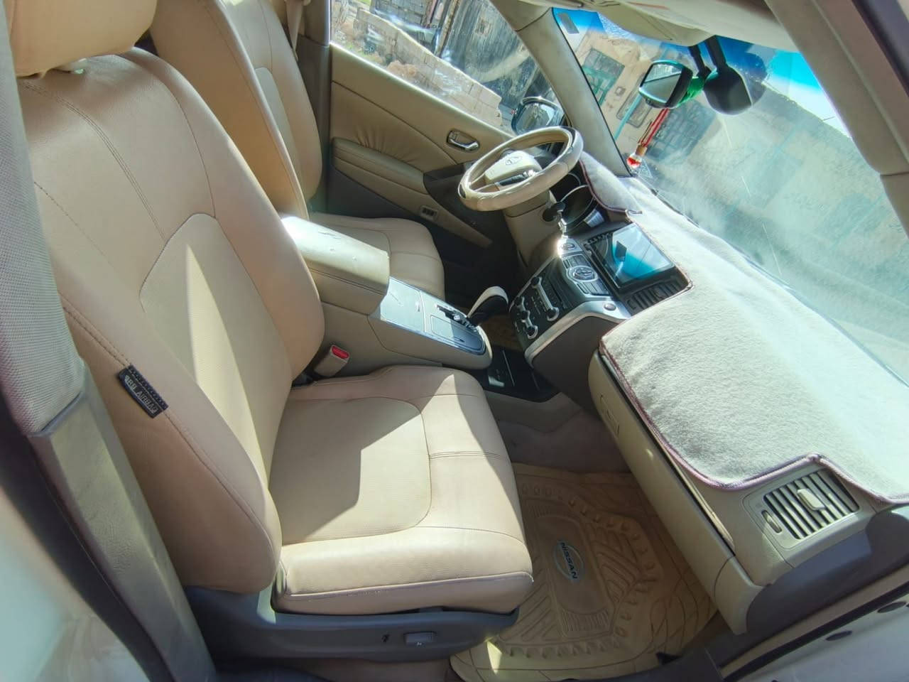 سلام عليكم سياره نيسان مورانو2010 رقم بصره انكليزي تحويل ثاني يوم وين ما تريد احول فول مواصفات 1/1صقف بنورامه كشنات كهربائي بصمه جنطه كهربائي بيعه شبر صبغ بل جاملغ خلفي بجهت  العبري السعر 90بيه مجال مكلف بنشر رقم صاحبه ***********
