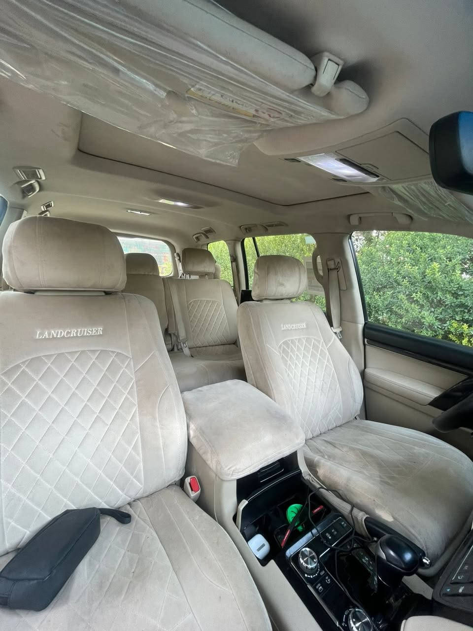 السلام عليكم
لاندكروز ٢٠٢٠ ساز باب اول ٦ سلندر ماشية ٩٠ الف 

السعر ٥٦٠٠٠
تفاصيل ***********
