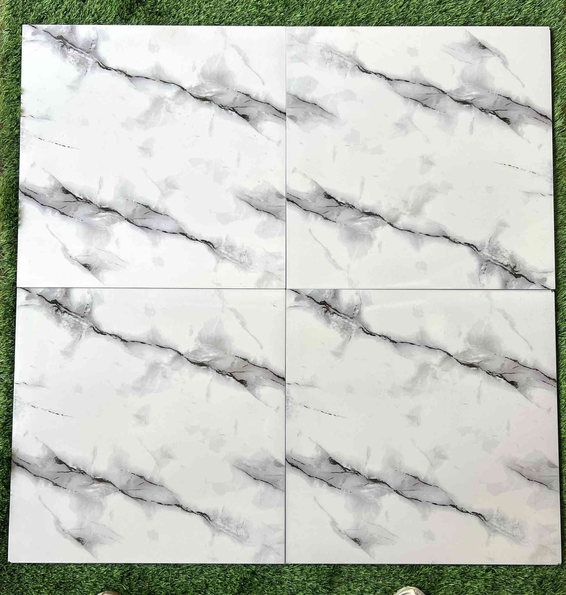 بورسلين 60/60سمك ثقيل
🌺🌸 أسعار جملة 🌸🌺
العنوان حي البتول قرب الجسر الفرنسي 
🥀*********** 🥀
