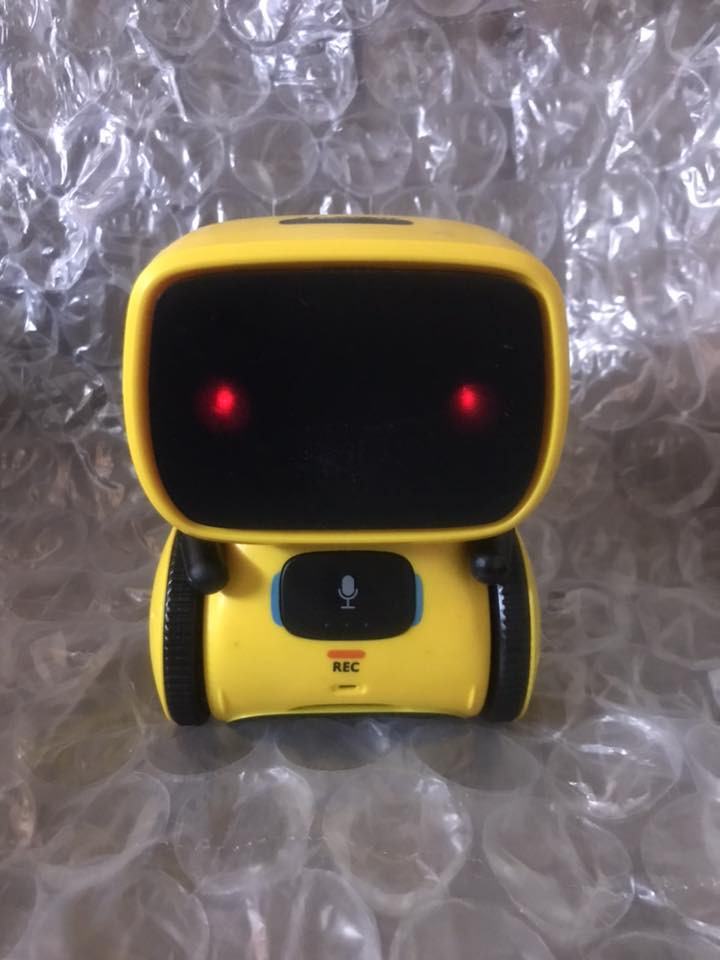 لعبة روبوت المتحدث الذكي التحكم الصوتي ومستشعر اللمس والغناء والرقص وتسجيل الكلام والتكرار وتنفيذ الاوامر باللغة النكليزيه سعر 20 الف


**إذا كنت صاحب هذا الإعلان وتريد حذفه لأي سبب، رجاءا أرسل رسالة إلى الدعم الفني**