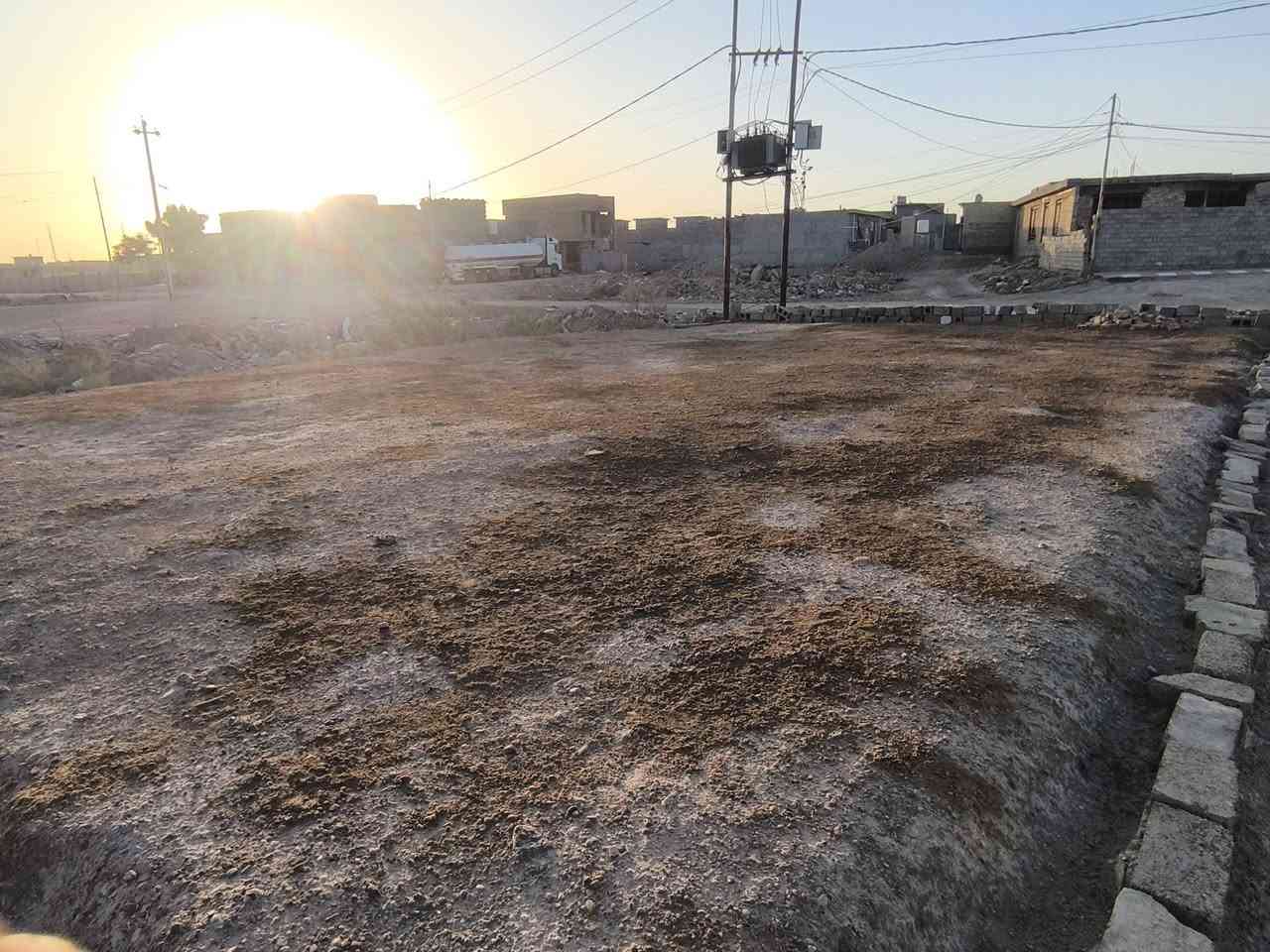 قطعة أرض للبيع 📍
📌 الموقع: حي جبيل – على الشارع 20، وقريبة من شارع 40 وبالقرب من جامع معاوية.
📐 المساحة: 250 متر.

موقع مميز ومناسب للسكن أو الاستثمار وقريب من الخدمات.

للاستفسار الاتصال على الأرقام التالية:
📞 ***********
📞 ***********

