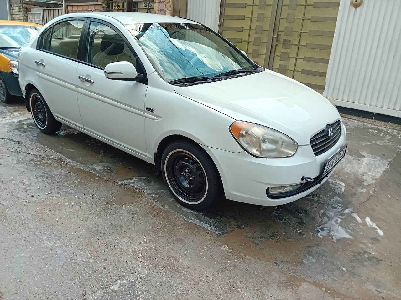 السلام عليكم اكسنت 2010 للبيع فقط بيه صبغ نص جاملغ خلفي فقط وباقي مكفول سياره جديده وجاهزه صدر أمامي وخلفي كله جديد تخم سياره بسمي سنويه ال 30 سعر 92 وبيه مجال العنوان بغداد الجديده رقم ***********
