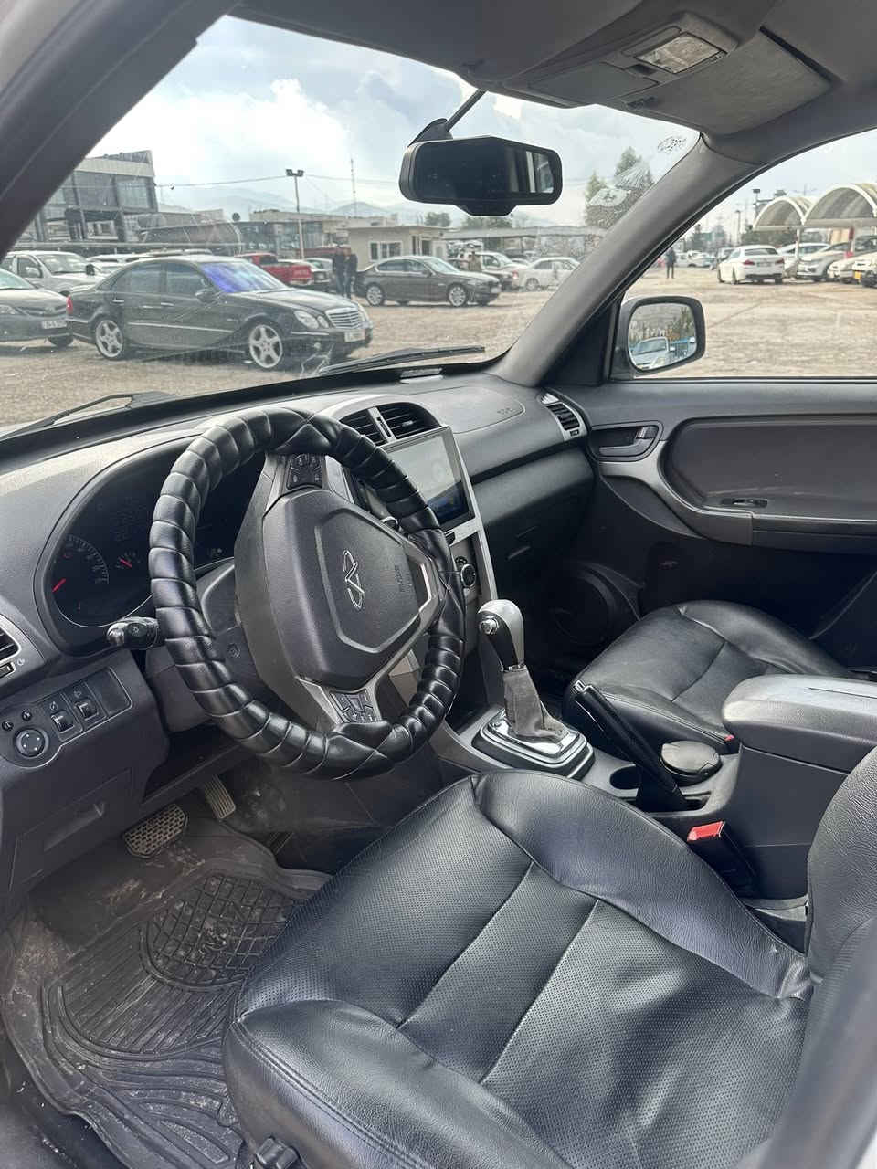 shery tiggo 2014
سعر (٦٩)$ مجال
٣ وه ره قه غورامه ديش سعرى ئين خار 
گير محرك تبريد بشه رت 
گير p
٤ تايره جديد

دووقطعه و نيف سبغ بئ داغلى 
سينگو بشت كه بس

تحويل بشه رت 

*********** عربى
*********** كوردى
