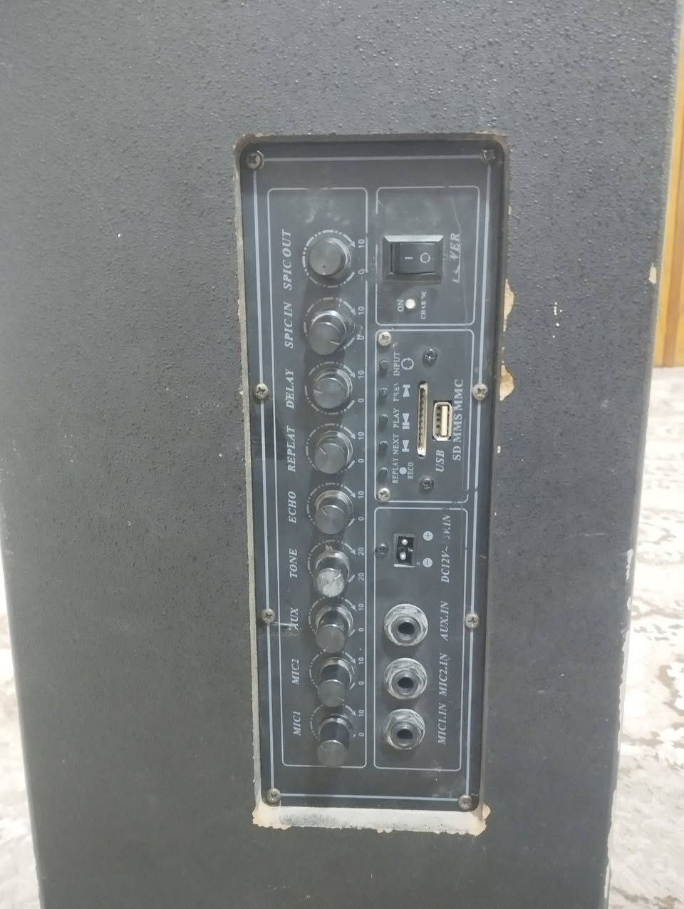 سماعه نوع montarbo للبيع بيه عطل فقط وشه مثل ما موضح بل فيديو يصير اله رام و فلاش كذالك 
سعر 25 الف  رقمي *********** 
مكاني نجف الاشرف
