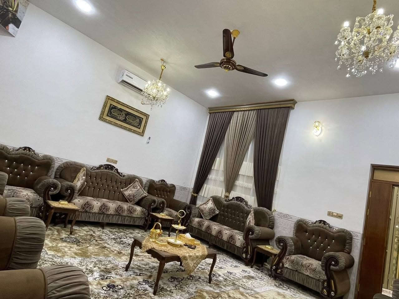 دار طابقين مسلح درجة اولى طابو صرف
في حي الضباط الثانية على شارع 60
المساحة/ 611 متر + فضلة 40 متر
الشارع/ 60 متر
* بناء حديث درجة اولى سنة 2023 *
الطابق الاول يحتوي /
كلدور واستقبال كبير وهول كبير
وصاله كبيرة وثلاث غرف نوم
ومطبخ حار وبارد ومنور داير
ومجاميع صحية وحديقتين وكراج كبير
الطابق الثاني يحتوي/
اربع غرف نوم وصاله
ومجمع صحيات وسطح اول وثاني
* البناء طابوق وسمنت كامل الدار
* الارضية بورسلين هندي درجة اولى للطابقين
* الواجهه تقطيع
* الدار كامل وجاهز للسكن *
للاستفسار الاتصال 
***********
***********
