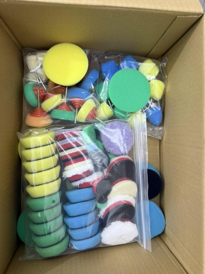 جهاز بوليش ماركة spta

نوع الجهاز: ملمع لاسلكي صغير (Cordless Mini Detail Polisher).
البطارية: يعمل ببطارية ليثيوم بجهد 3.7 فولت وسعة 4000 مللي أمبير.
السرعة: قابلة للتعديل وتتراوح بين 2800 إلى 5000 دورة في الدقيقة.
الوزن: خفيف جداً يزن حوالي 0.5 كجم فقط، مما يسهل استخدامه بيد واحدة.
أوضاع التشغيل: يدعم وضعين للتلميع (Dual Action - DA) و (Rotary - RO) من خلال تغيير الرأس المرفق.
السعر 75 حبايب للتواصل خاص


**إذا كنت صاحب هذا الإعلان وتريد حذفه لأي سبب، رجاءا أرسل رسالة إلى الدعم الفني**