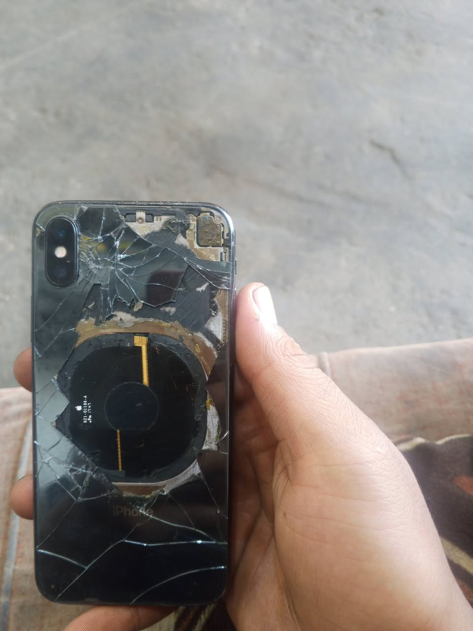 السلام عليكم مبايل ايفون x عادي اذكره 256 يشغل 60 فريم مبدل شاشه وبطاره والضهر مكسور وإلفيس ايدي واكف 
السعر 90
الستفسار ***********
