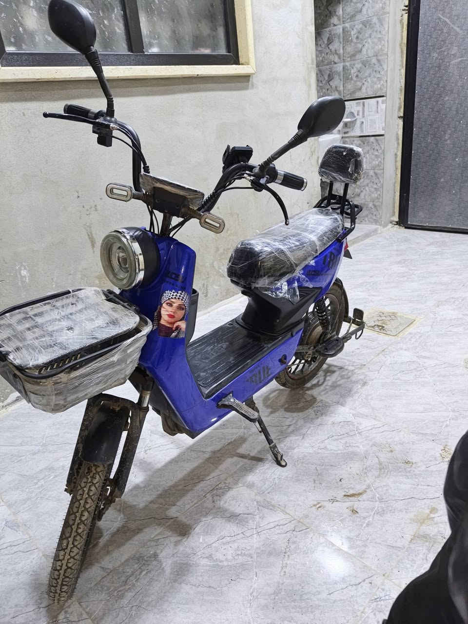 دراجه شحن للبيع السعر 300 وبيها مجال دراجه حيل نظيفه الاتصال ***********. ***********جان بيها باتري بس تعبان بدلته قبل يومين
