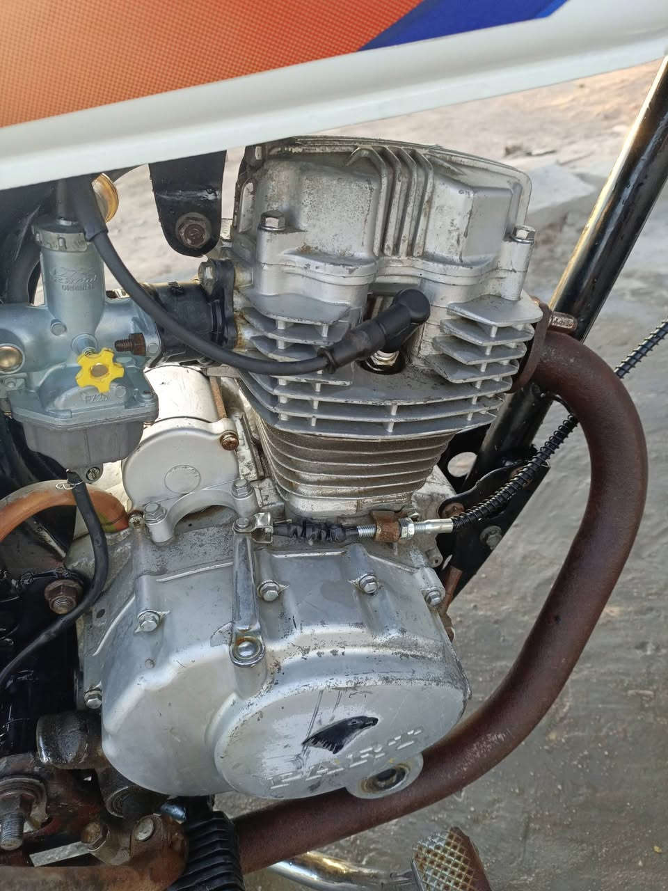 السلام عليكم دراجه للبيع  بارت صيني سلف دراجه نضيفة وحلوة مكينة خرسة ادوات ادوات مكانها  البصره الهارثه نفس لي بصورة سعرهة 400 وبيها مجال وهذا رقمي ***********👈***********
