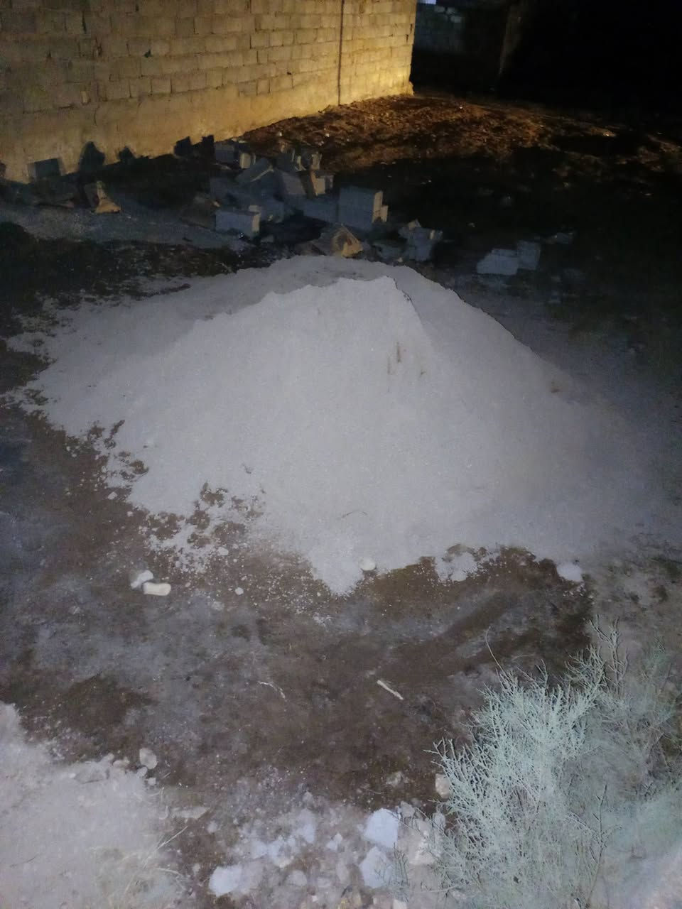 السلام عليكم عندي كرده بلوك لبيع مع رمل بحي الجوادين مقابل الحولي يم الترتان ***********
