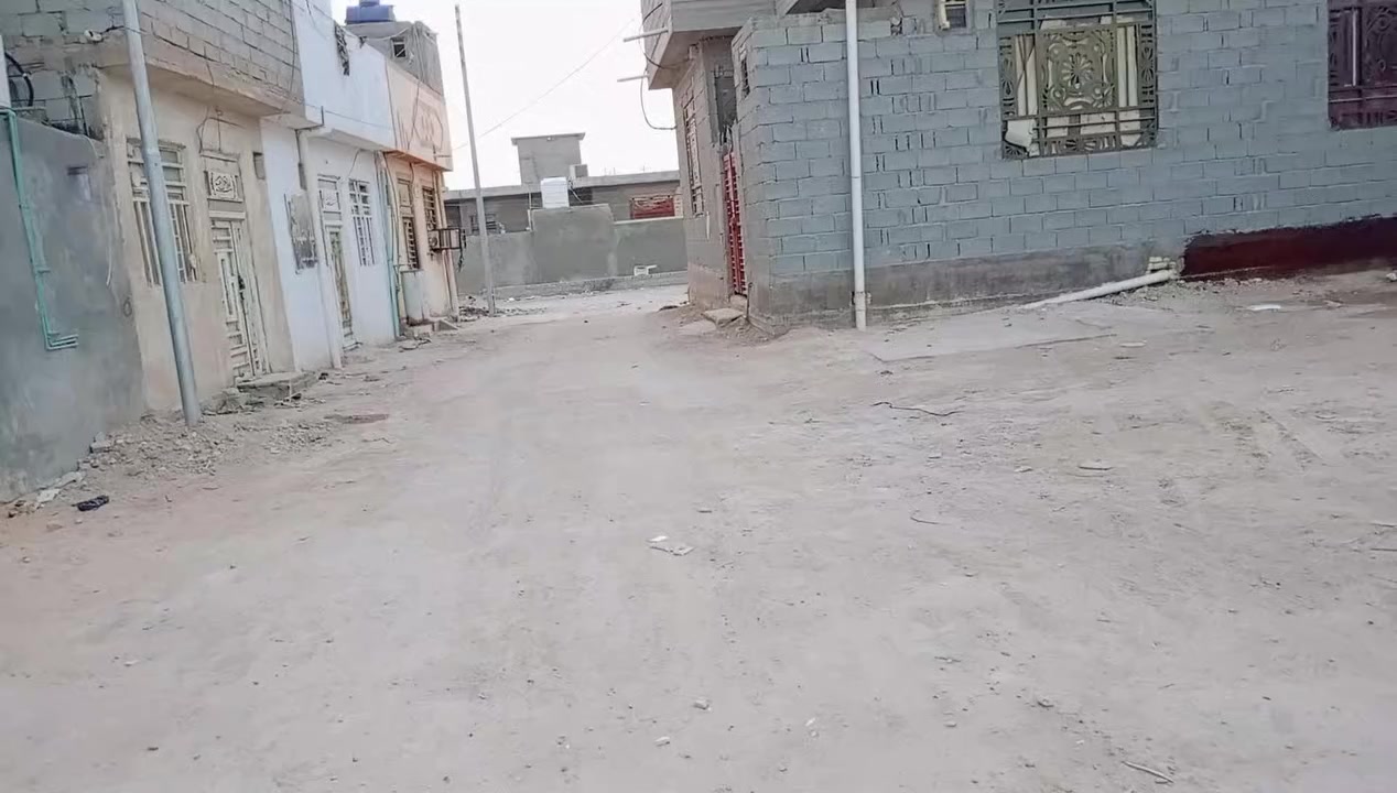 سلام عليكم توجد حسينيه وسكن للبيع بناء طابوك مساحه 100 متر طابقين في كربلاء كنطره سلام شارع المدرسي جاهز يصلح حسينيه وسكن تبعد عن المام 2 كيلو عقد زراعي قرار 117 مشمول بل طابو متوفر كافت الخدمات سعر 80 مليون وبي مجال الستفسار علا رقم *********** أبو مالك الاسدي
