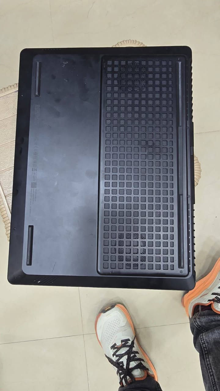 🔥 HP OMEN 16 Gaming Laptop
حالة ممتازة جدًا – أداء قوي للجيمينج والشغل الثقيل 🔥

✅ المواصفات:
• Processor: Ryzen AI 7 350
• جيل حديث بتقنيات AI
• RAM: 16GB DDR5
• Storage: 512GB SSD NVMe M.2

🎮 كارتين شاشة:
• NVIDIA RTX 5060 8GB GDDR7
• AMD Radeon Graphics

🖥 الشاشة:
• 16 Inch FHD
• 144Hz Refresh Rate
• ألوان 100% sRGB
• حواف رفيعة Infinity Display

⚡ المميزات:
• USB Type-C
• Wi-Fi 6
• Bluetooth 5.1
• Camera HD

🔋 البطارية والشاحن الأصلي موجودين
🛡 ضمان 3 شهور بفاتورة
🚚 شحن لجميع المحافظات والدفع عند الاستلام متاح

مناسب للجيمينج – المونتاج – الجرافيك – البرامج الثقيلة 💯


**إذا كنت صاحب هذا الإعلان وتريد حذفه لأي سبب، رجاءا أرسل رسالة إلى الدعم الفني**