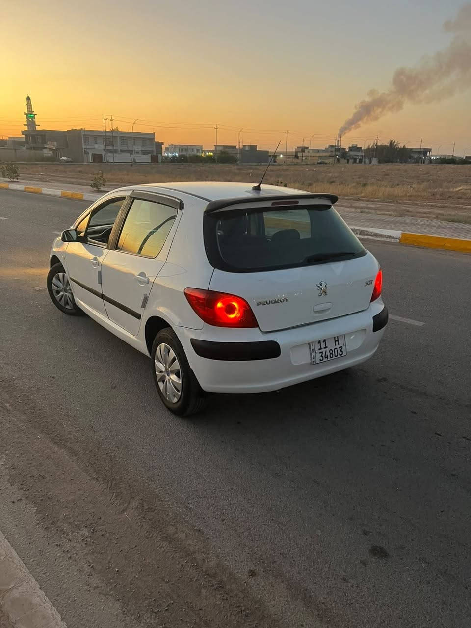 السلام عليكم 
بيجو 307 موديل  2006 السيارة بأسمي سنويه لل2030 رقم انكليزي بغداد هزه جديده 
تخم تاير جديد بالكارتون
كير محرك مكفولات 
ريمونت السيارة جنطة ع الريمونت والبيبان وتصعيد الجام اثناء القفل ايضاً ع الريمونت 
تبريد ثلج 🥶 تدفئه نار 
دشبولها شخط مابي
 شاشة ايباد
 حتى ارضيات الشركه وياها
كهربائياتها كلها شغالة مابيها شي ميشتغل 
السيارة شرط اي چطل مابيها 
💐 السعر 53 وبيها مجال بسيط 
السياره وضع شركه بدون صبغ او ضربه خارج او دواخل  بيها ربع الباب سايق وبهلال جاملغ خلفي بس رش بدون قطرة معجون او ضربة وتجي تكلب وتشوف 

للاتصال علرقم
***********
