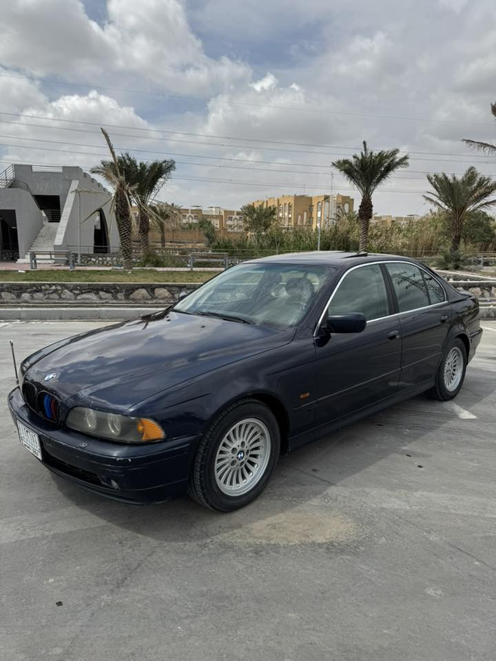 للبيع /وارد يابان
 BMW e39 موديل 2002
525 دبل فاينوس 
ماشية 210 km حقيقي 
المواصفات / فتحه ، شاشة ، تحكم ستيرن ، دواخل جلد ، كشن خزن ، تدفئة كشنات ، حساس خلفي ، مري شفط + قلاب ،برده كهرباء ، تخم تاير جديد سيارة بلاديه ماملعوب بيها 
مبدل بيها جاملغ امامي ايمن وبنيد 
مرقم كركوك مروج معاملة بدون دفع كمرك
العنوان النجف 
للتواصل /  واتساب ***********
