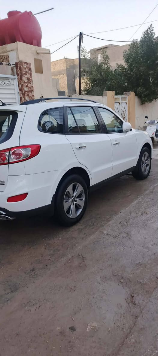 سلام عليكم للبيع سنتافي موديل 2012 مكفولة كفاله عامه من الصبغ والبارد سياره جديده لوك بمعنى الكلمه وحلى من الصور مواصفات 7 راكب 3 قطع تبريد اناره ترحيب ويل كروم شاشه اشاير بلمري يده ستيل فول داخل بيجي دواخلها جديده السياره محرك سته سلندر 3500   كير عل شركه حدايده جديده تخم تاير سياره على ايد واحد من الشركه لحد الآن رقم بابل تحويل مباشر السعر 150 وبيها مجال للشراي مكاني بابل القاسم ***********.  ***********.
