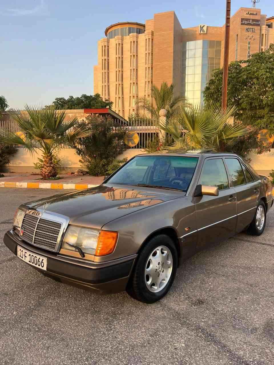 سلام عليكم
للبيع مارسيدس 
مديل 90
ومحرك وكير بلاد جديد
غرفه جلد بيجي نظافه 100 بل 100
عازل السياره كلهه من طول للطول
سلايت شغال
تبريد ثلج 
رقم بغداد دولي
مكان السياره نجف
السعر 80 وبيه مجال قليل
للستفسار اتصل
***********فلاح العامري
