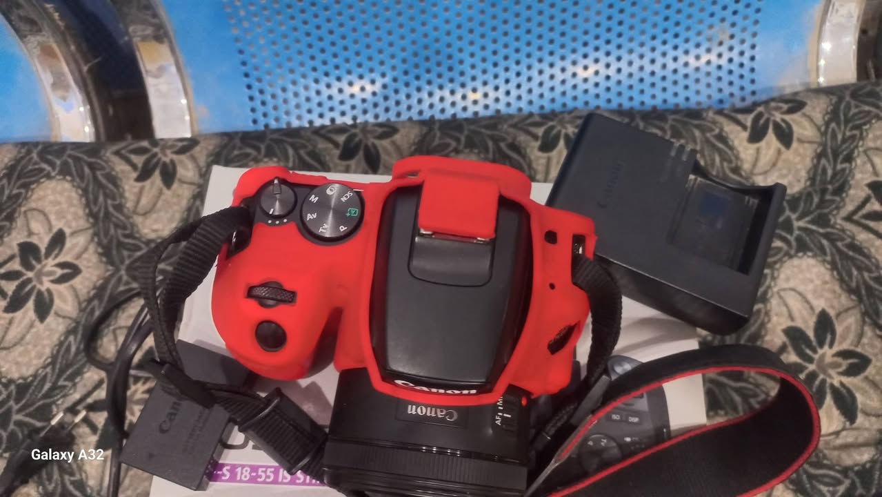 السلام عليكم كامرة كانون d250 للبيع بسعر ٥٠٠ الف او مراوس مع كامرة نيكون ٧٢٠٠ 
توصيل موجود


**إذا كنت صاحب هذا الإعلان وتريد حذفه لأي سبب، رجاءا أرسل رسالة إلى الدعم الفني**