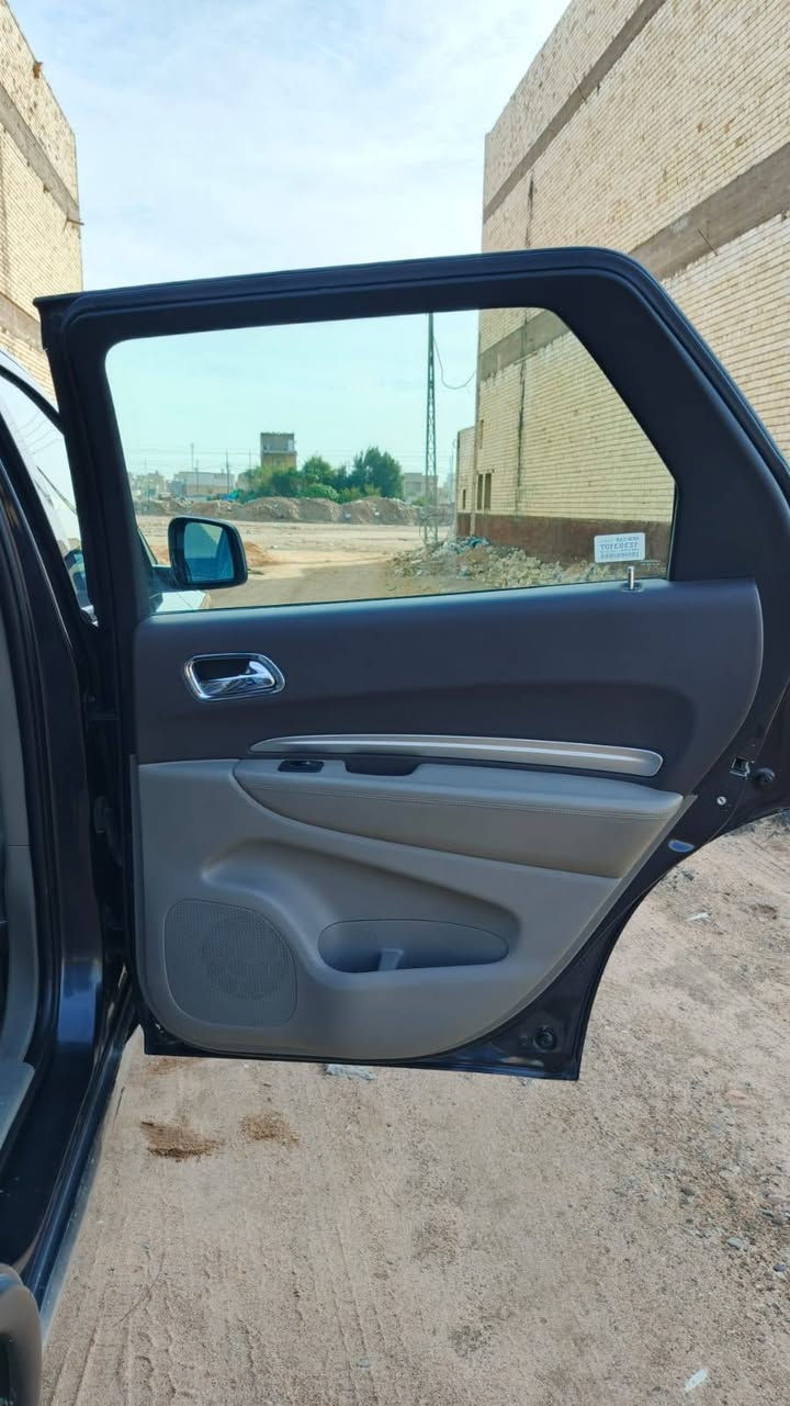 السلام عليكم
البيع دورنكو 2012

كفاله عامه من صبغ و ضربه وبدون كص كفاله من الكص

فقط بيه هاي مضحلك بل صوره بل جاملغ المامي ول باقي كفاله عامه 

فول 1/1

تحكمات استيرن

شاشه 

منضومه زنزن الصلي 

كامره خلفيه 

تبريد ثلج 

تدفئه نار 

سياره جاهزه من الدعاميه للدعاميه ومكفوله

اني مكلف بل نشر ما ارد خاص هاذا رقم راعيه ***********

ول سعر 90 ورقه وبيه مجال   في النجف الاشرف المكان السياره
