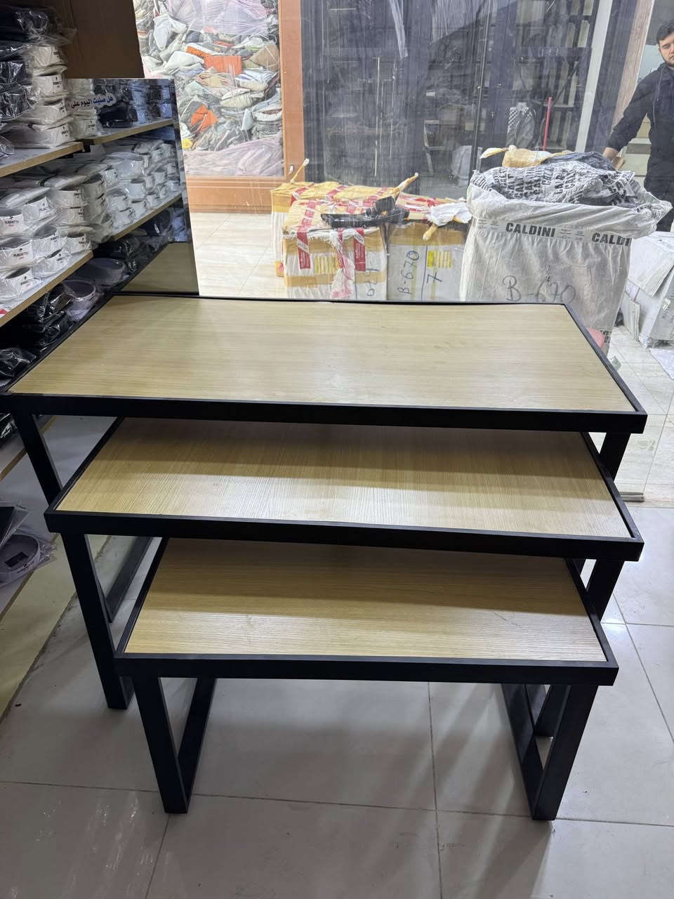 سيت 3قطع خشب وحديد مع استاند 3رفوف وتعليك جدا نظيفات مع 6 ملكانات نص تركي ***********بغداد الكراده 
السعر 335 الف كلهن
