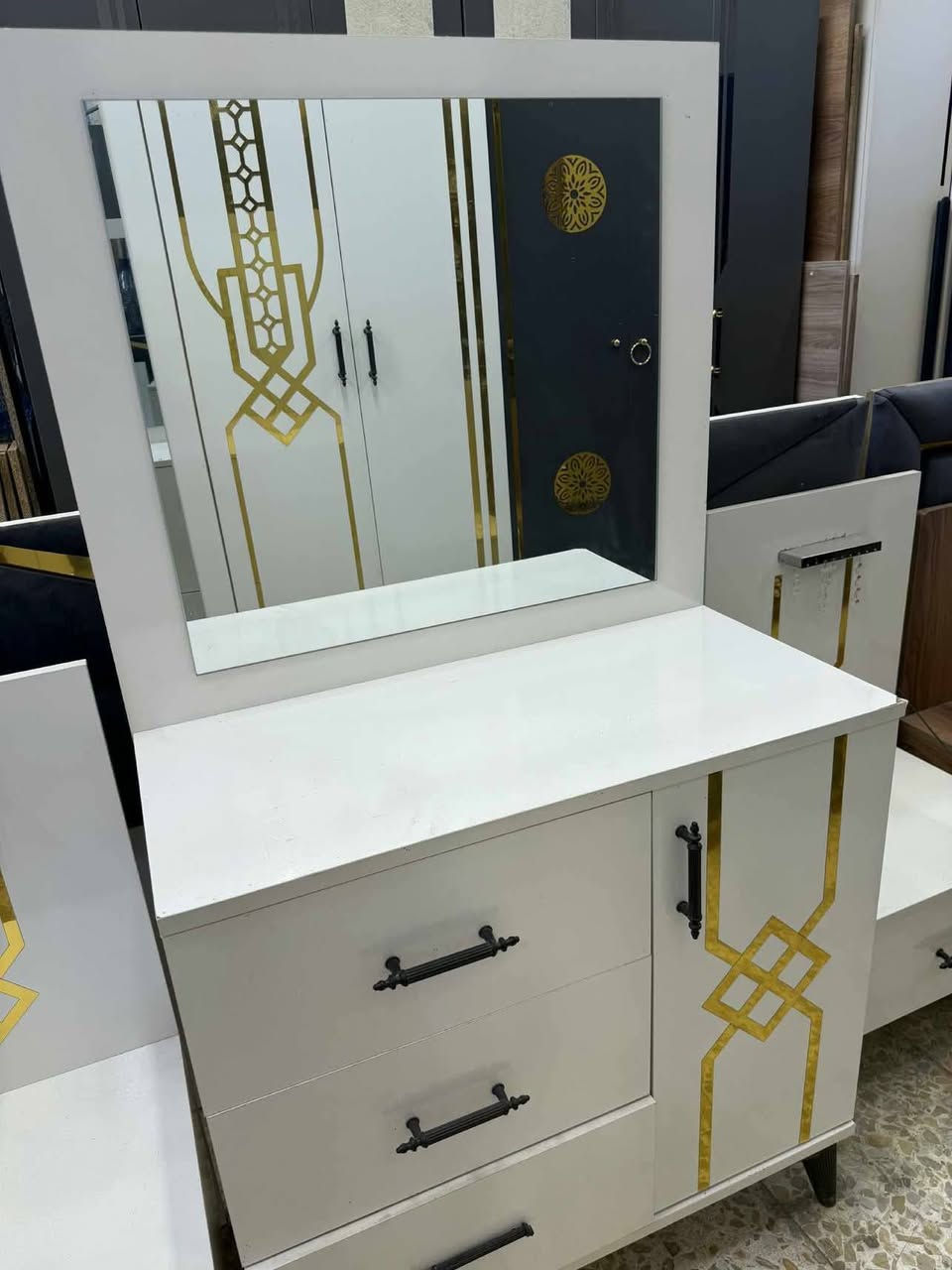 عروووض اليوم فقط سعر 500قفل  مع شد ونقل داخل بغداد مجاني محافظات بكروه لحكووو🤩***********
